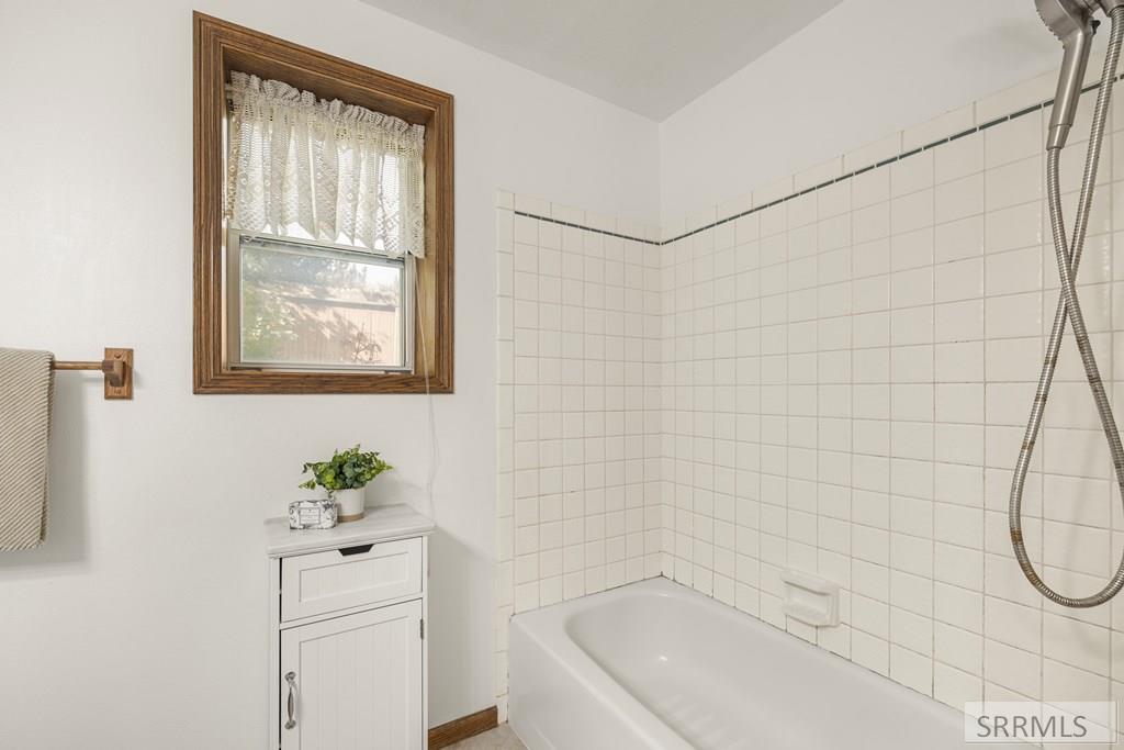 2424 S St Clair Avenue, Idaho Falls