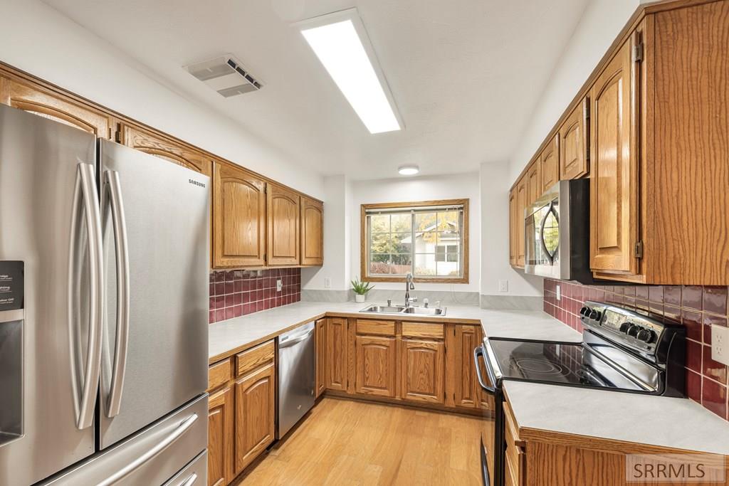 2424 S St Clair Avenue, Idaho Falls