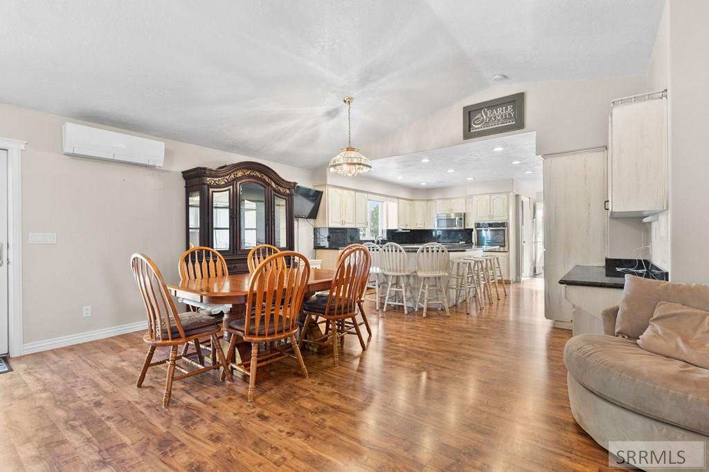 538 E 1250 N, Shelley