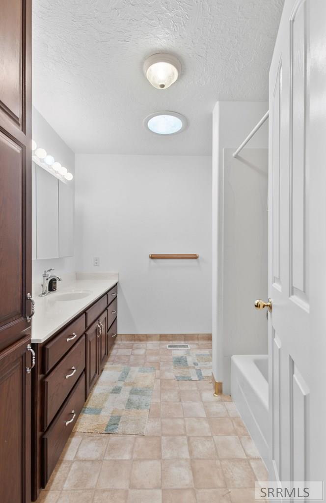 538 E 1250 N, Shelley