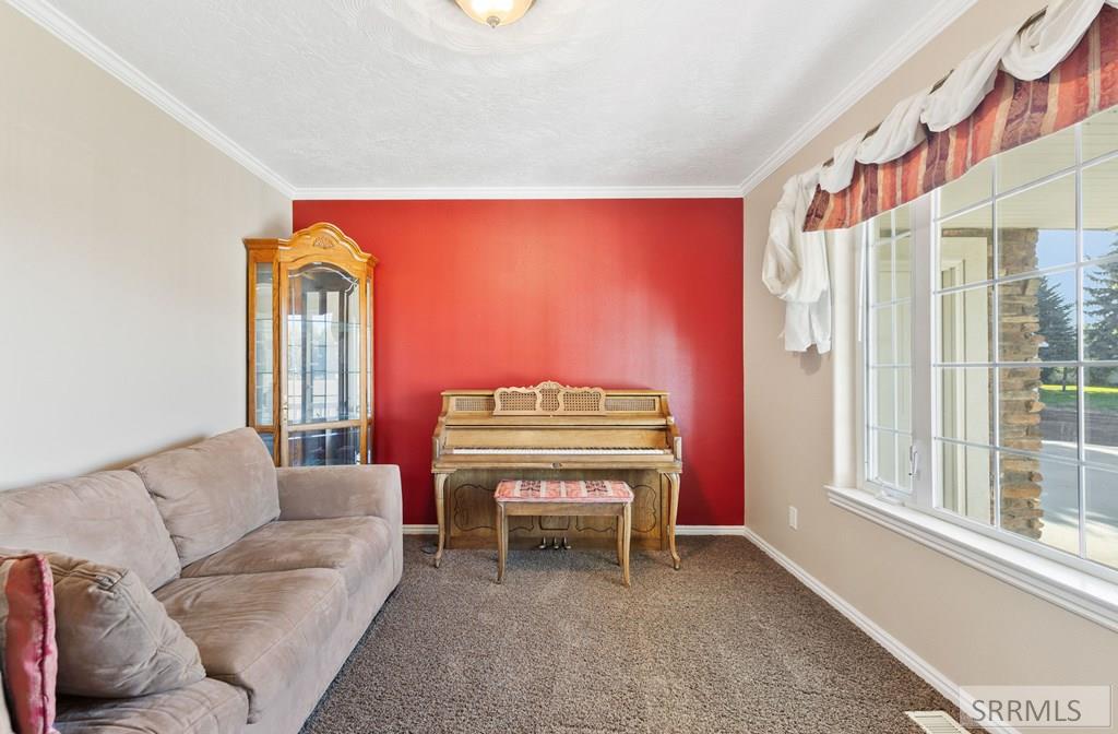 538 E 1250 N, Shelley