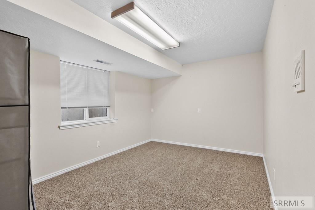 538 E 1250 N, Shelley