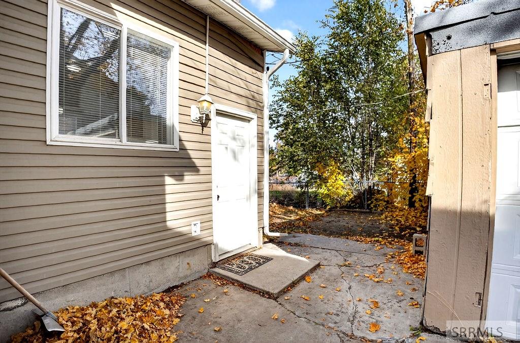 12o N Lincoln Avenue