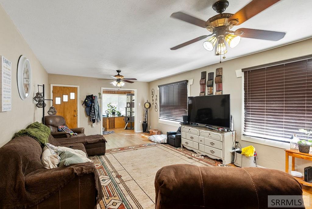 1046 E Lander Street