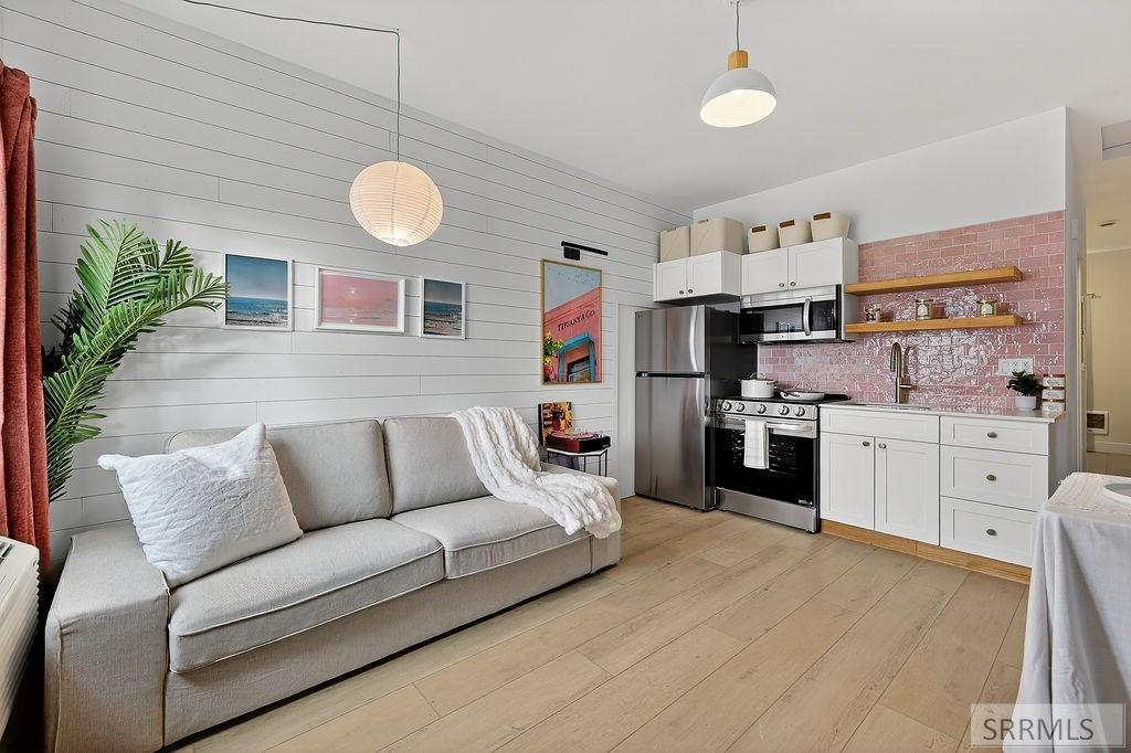 64 N 3rd W # 100s Unit: #100s