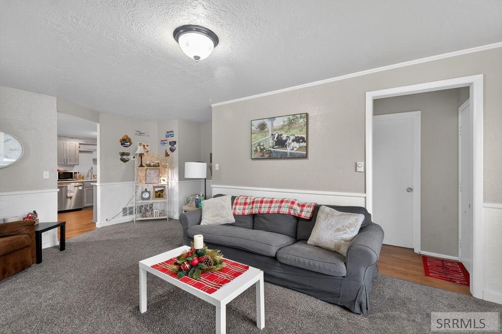 337 N Johnson Avenue