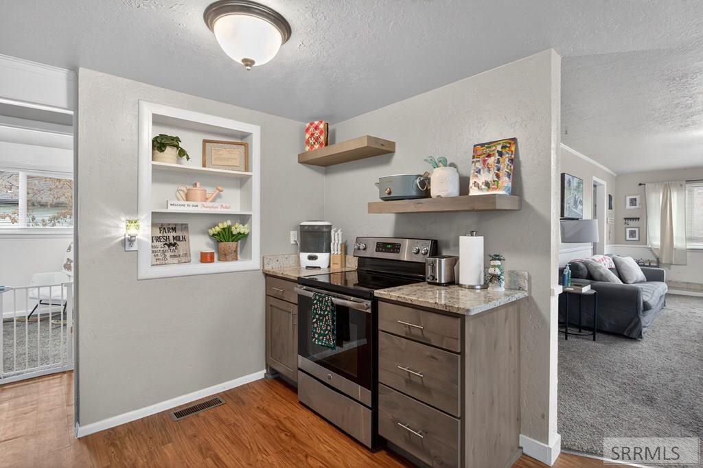 337 N Johnson Avenue