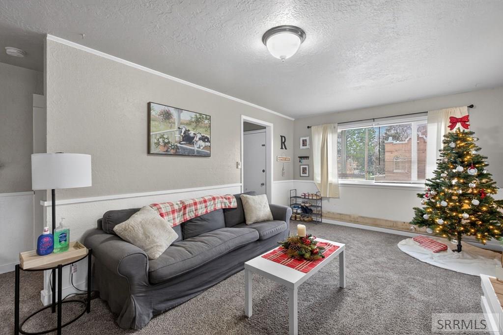 337 N Johnson Avenue