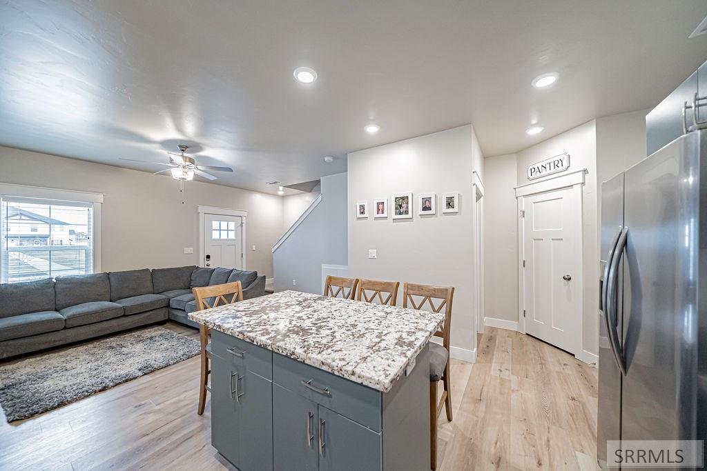 359 N 3rd W # 203 Unit: #203