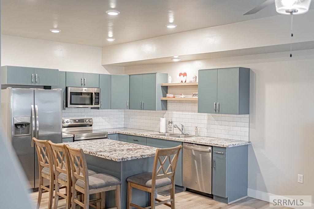 359 N 3rd W # 203 Unit: #203