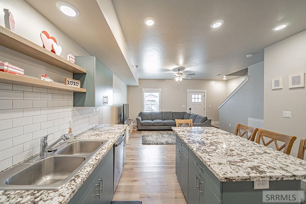 359 N 3rd W # 203 Unit: #203