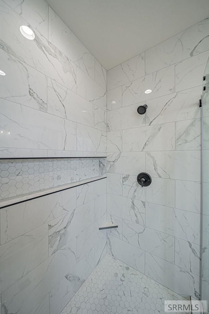 430 Saddle Rock Lane