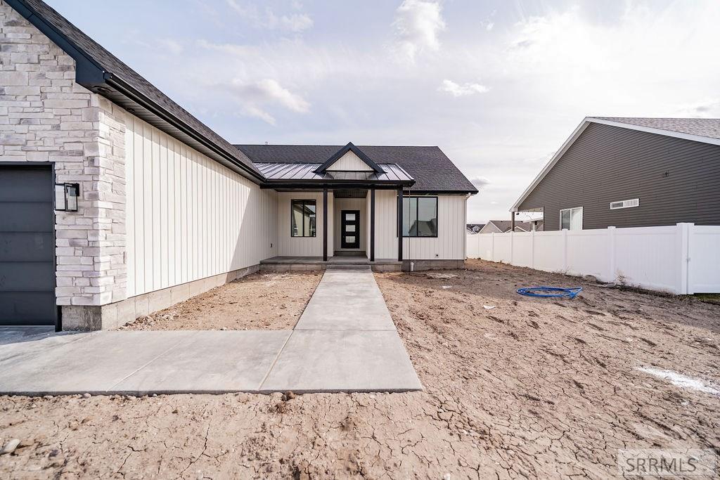 430 Saddle Rock Lane