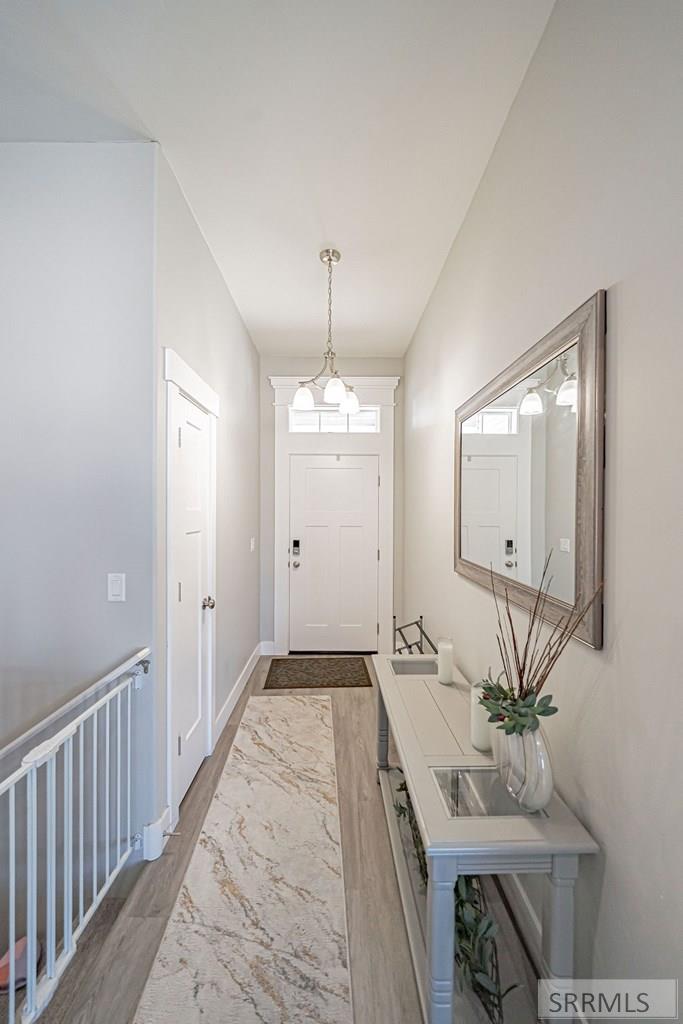 4156 N Ventura Avenue