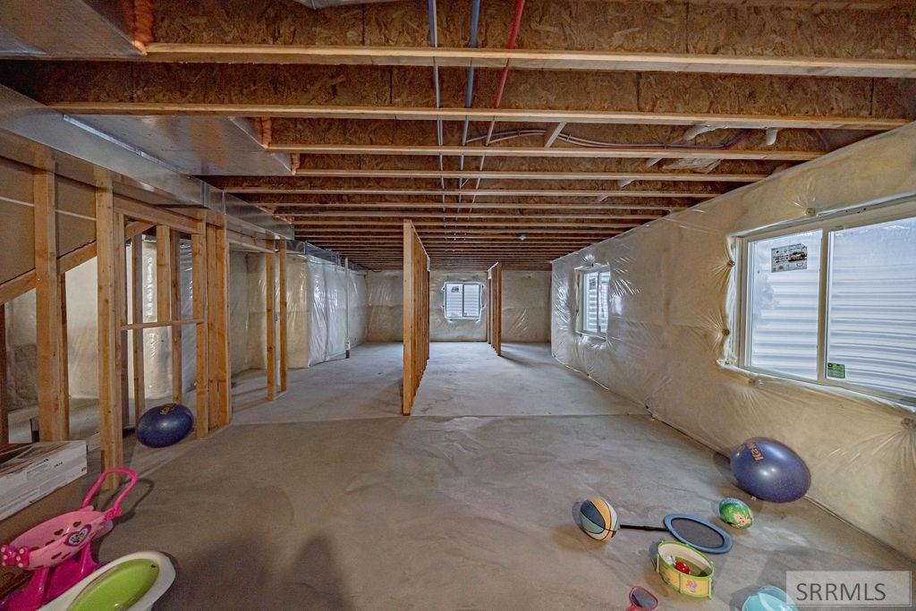 4156 N Ventura Avenue