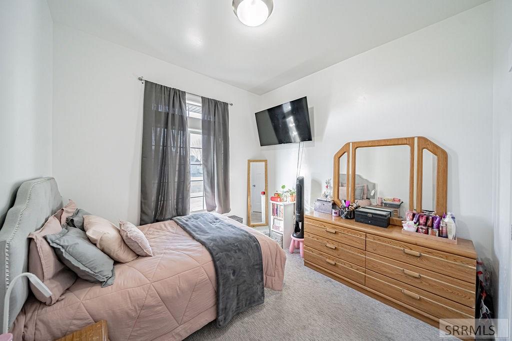 4156 N Ventura Avenue