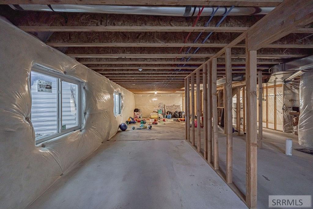 4156 N Ventura Avenue