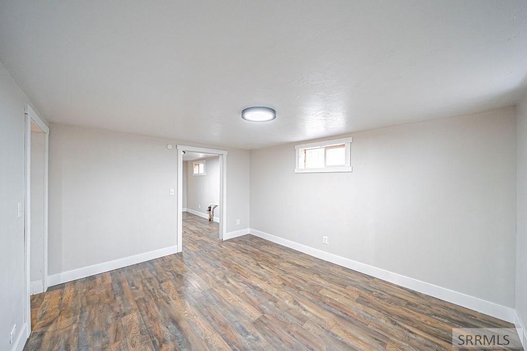 696 Gladstone Street