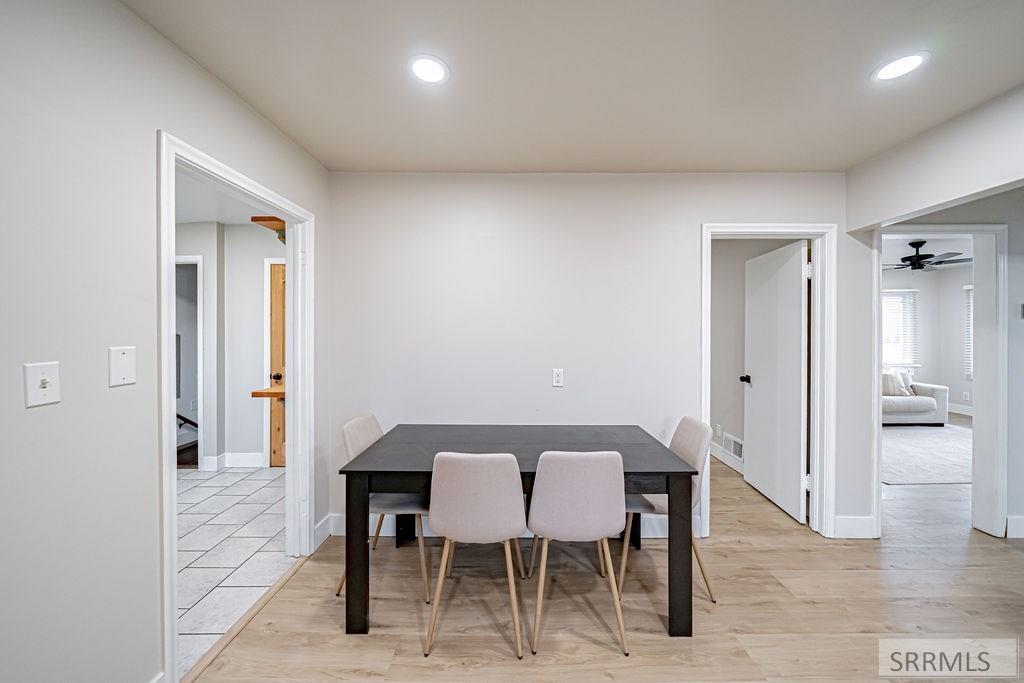 696 Gladstone Street