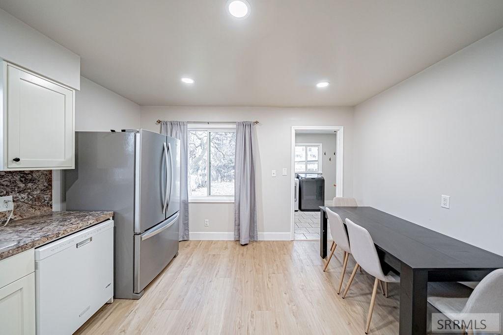 696 Gladstone Street