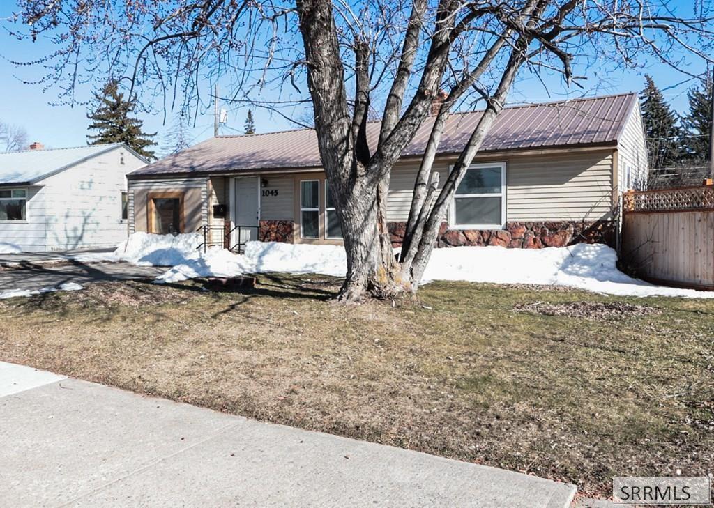 1045 SE Bonneville Drive