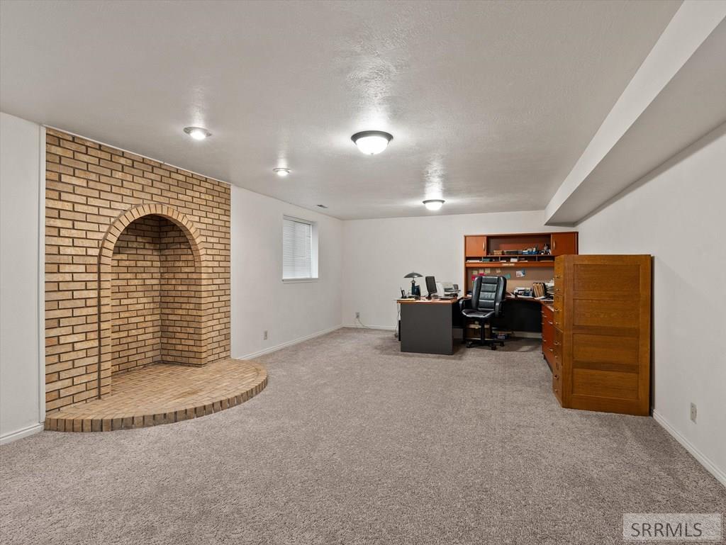 12568 N Hawthorne Road