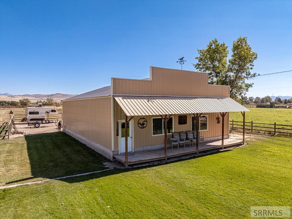 12568 N Hawthorne Road