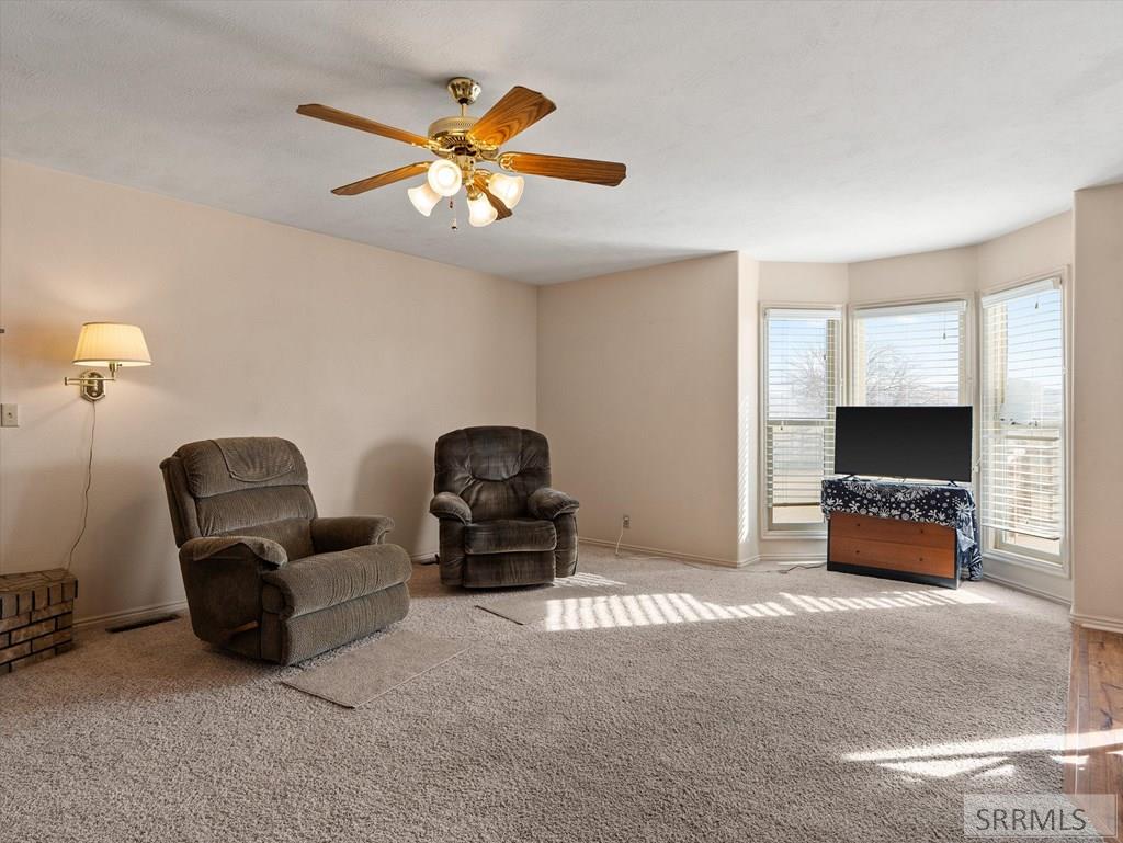 12568 N Hawthorne Road