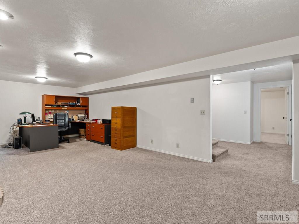 12568 N Hawthorne Road