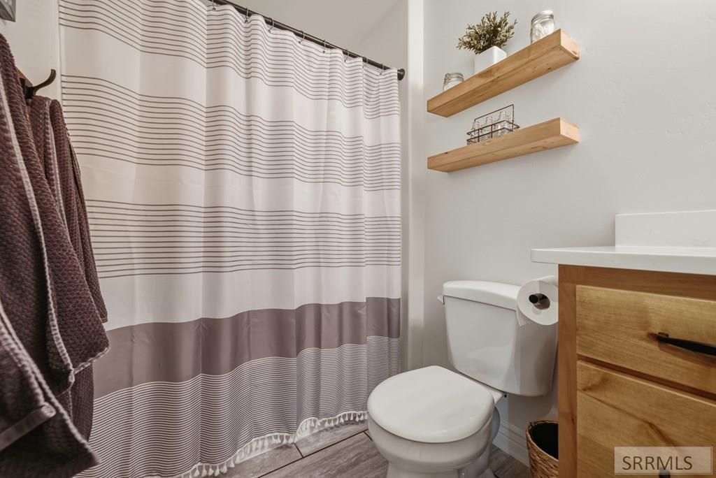 5317 E Buchanan Avenue