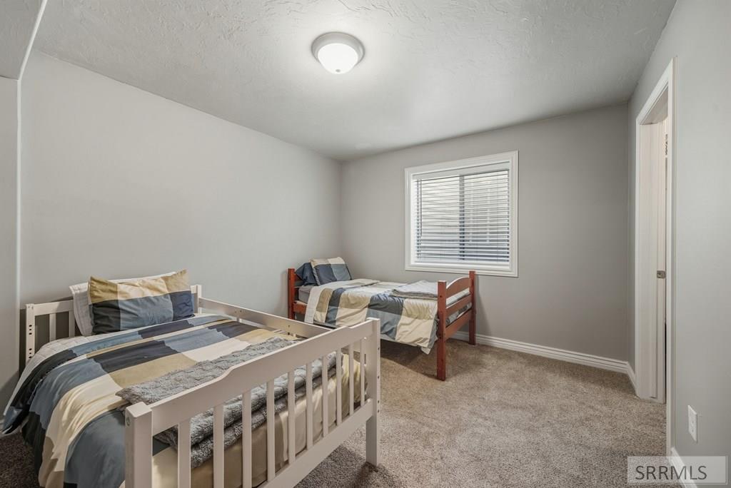 5317 E Buchanan Avenue