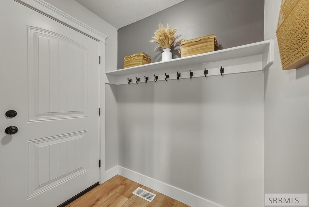 5317 E Buchanan Avenue