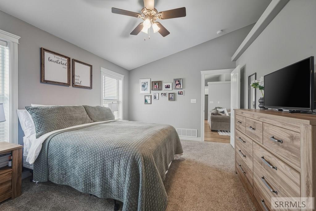 5317 E Buchanan Avenue