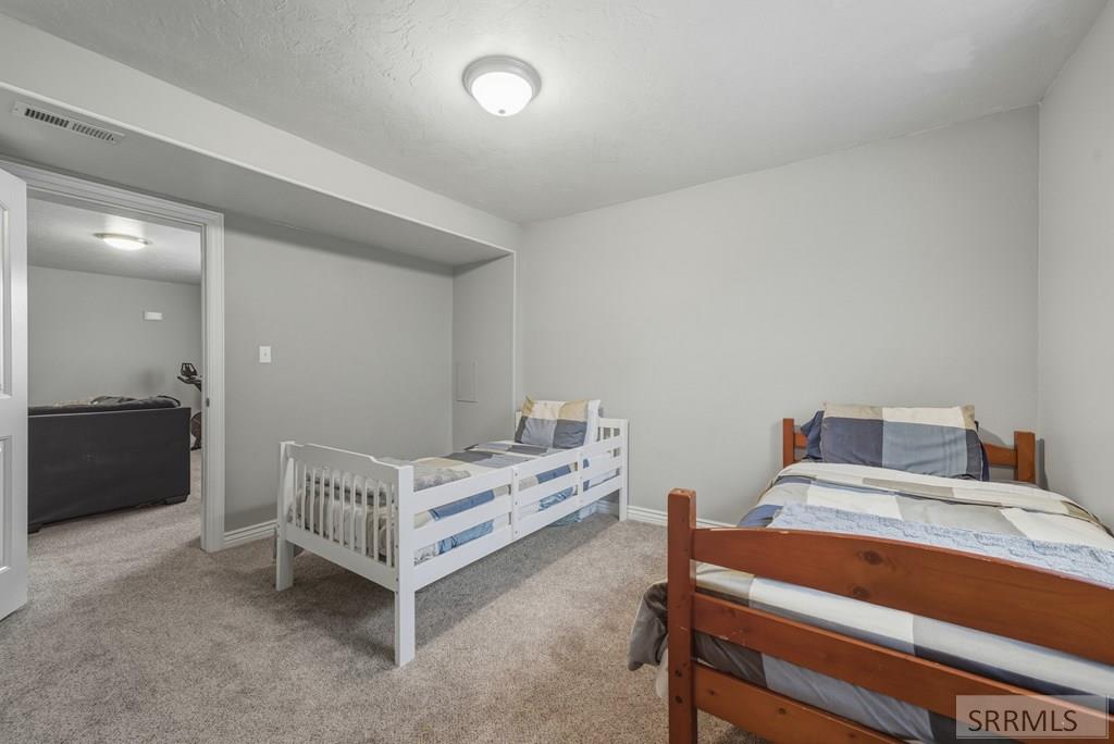 5317 E Buchanan Avenue