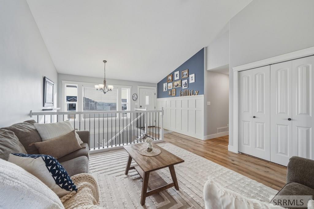 5317 E Buchanan Avenue