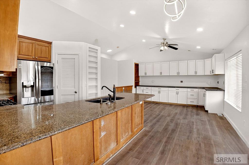 5225 S Thunder Drive