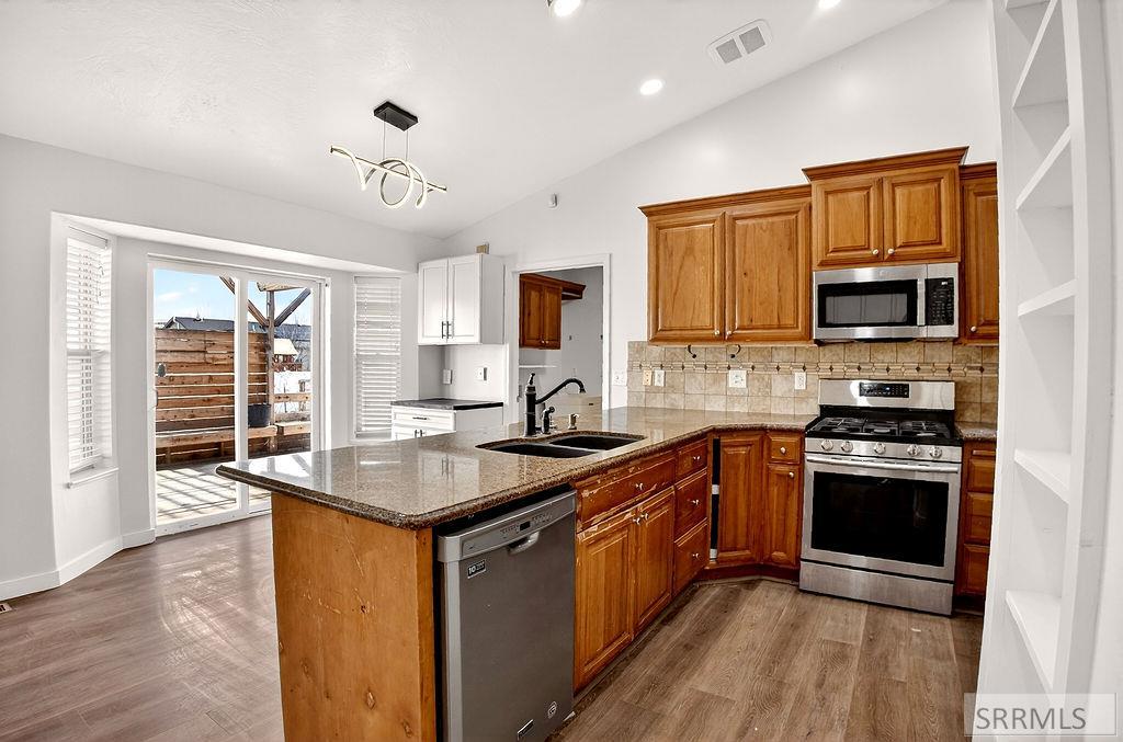 5225 S Thunder Drive