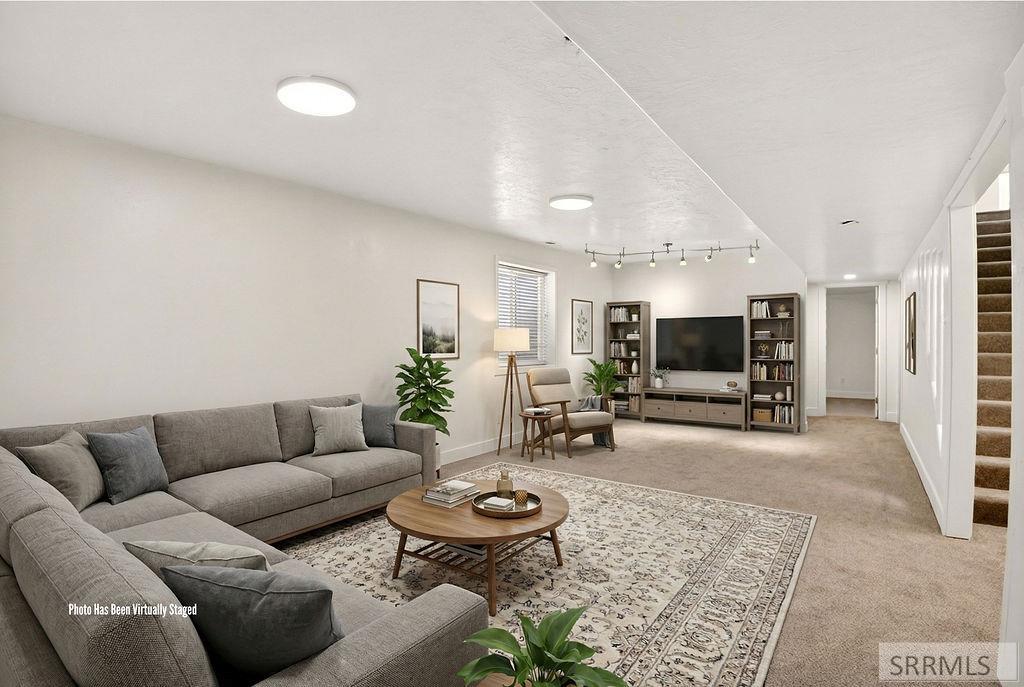 5225 S Thunder Drive