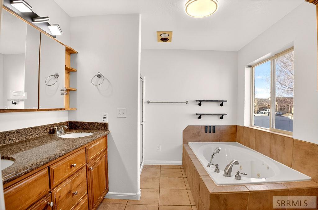 5225 S Thunder Drive