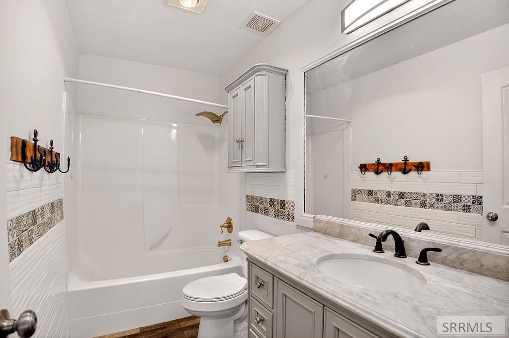 5225 S Thunder Drive