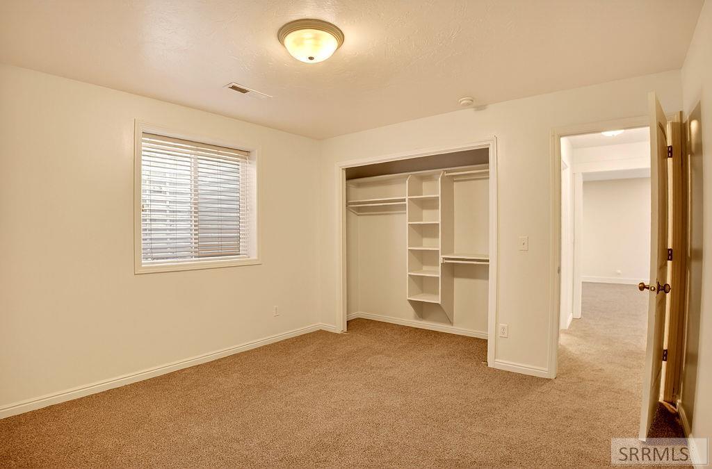 5225 S Thunder Drive