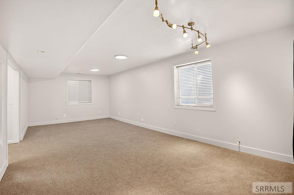 5225 S Thunder Drive