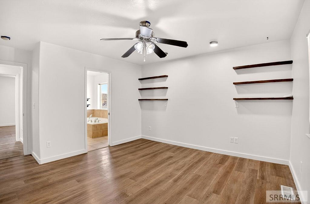 5225 S Thunder Drive