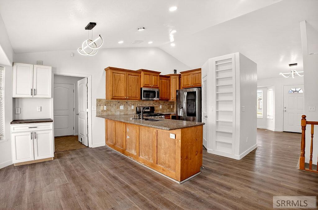 5225 S Thunder Drive