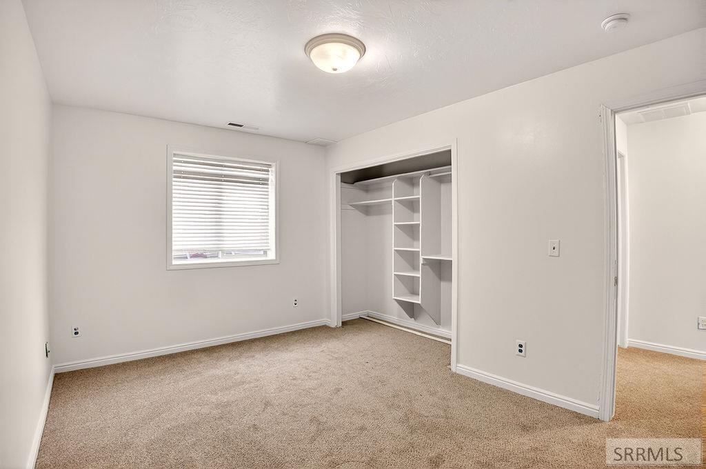 5225 S Thunder Drive