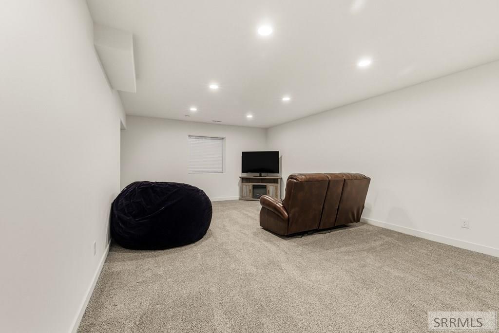 4019 N Baldwin Avenue