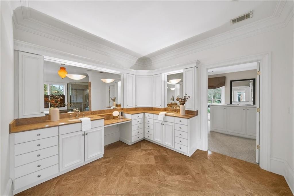 745 Brookwoods Trace