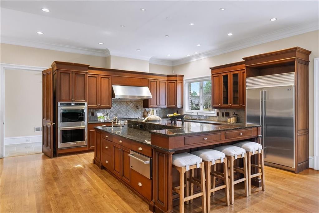 745 Brookwoods Trace