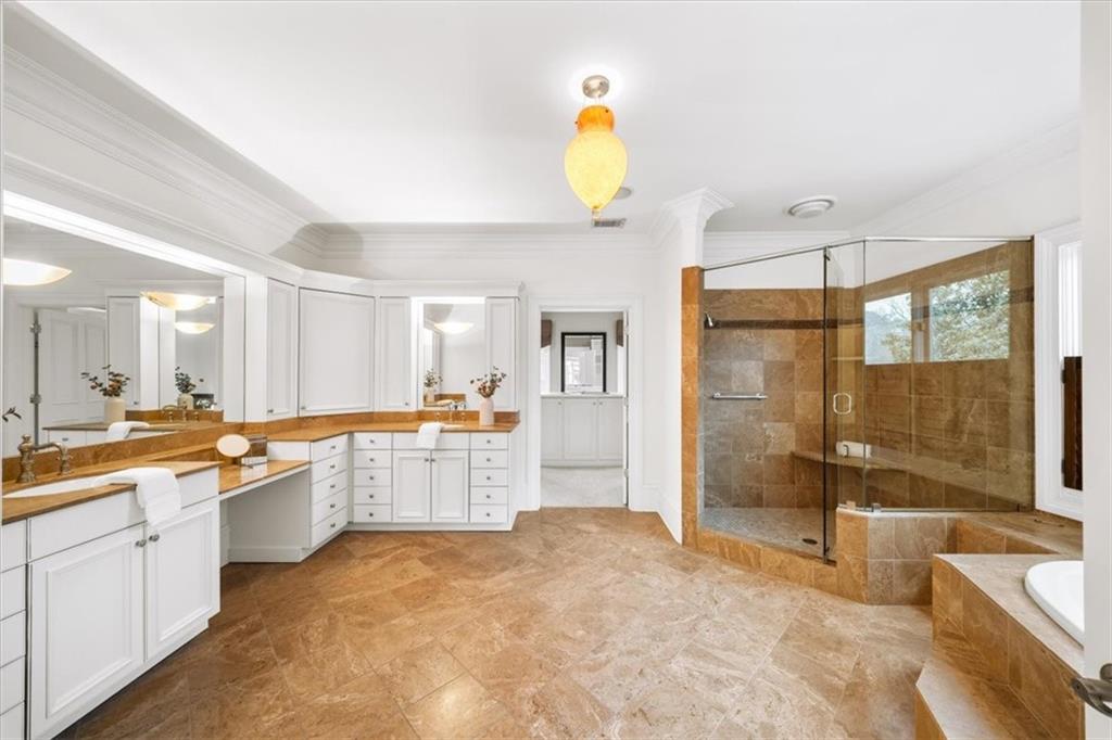 745 Brookwoods Trace