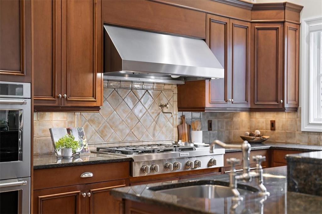 745 Brookwoods Trace